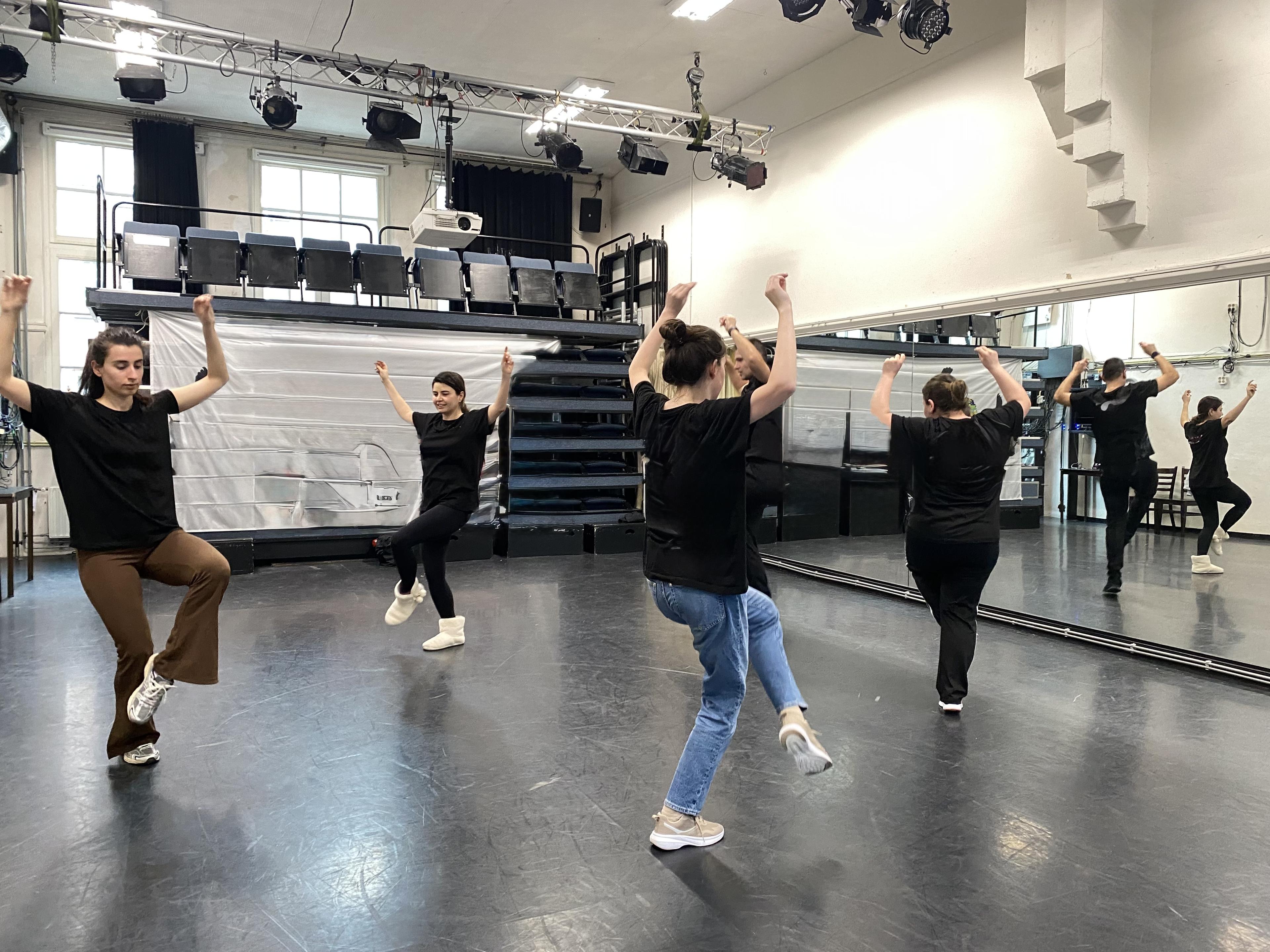 Zeybek Academy group lesson in Amsterdam